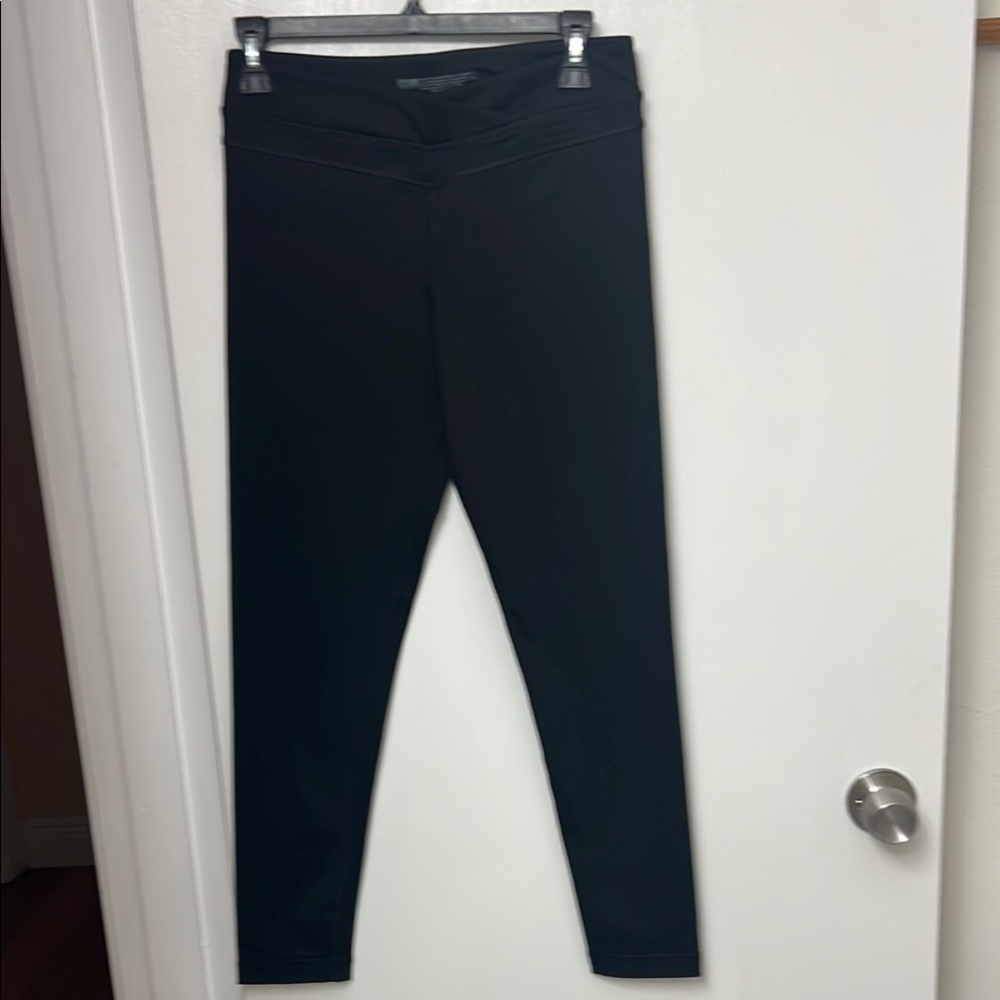 VSX Black Women's Tight Fit Leggings, Crisscross waistband, Size Small, GUC